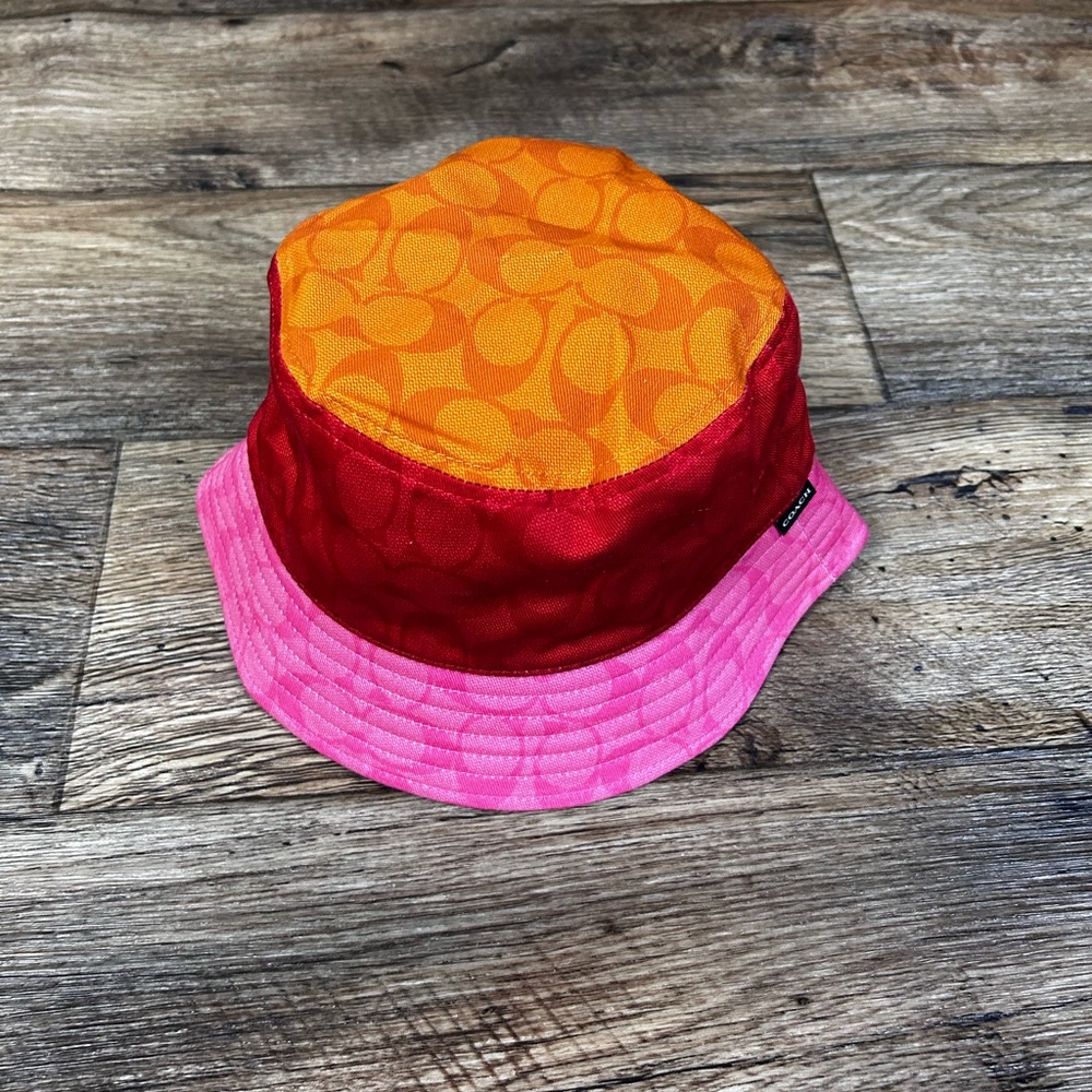 COACH RED/PINK COLORBLOCK SIGNATURE LADIES BUCKET HAT #C9123 NWT